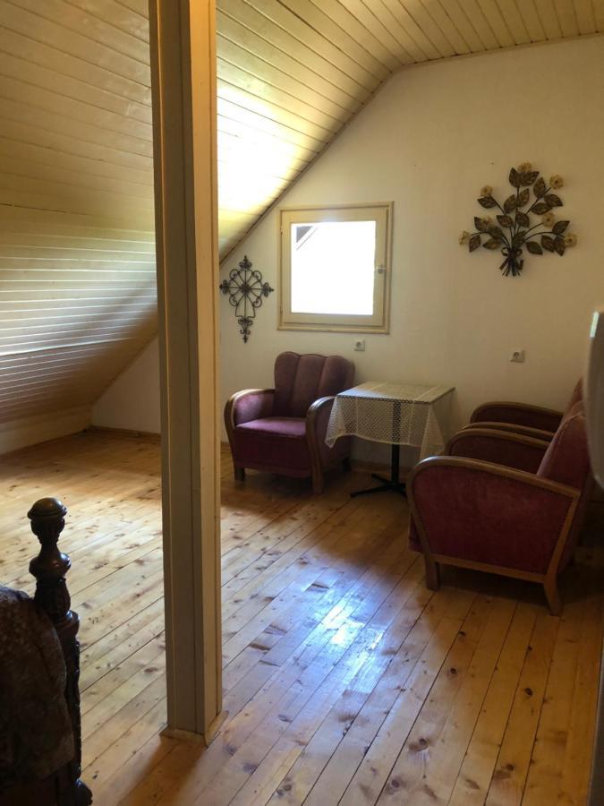 R&B Vendeghaz Apartment Балатонакаратя Екстериор снимка
